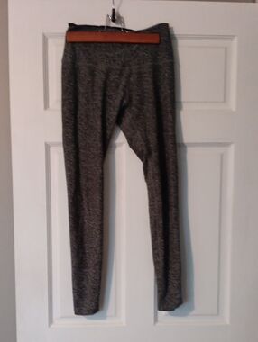 Beyond Yoga Black and Heather Gray Full Length Leggings - Medium